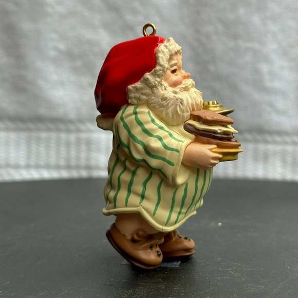 Santa's Snack, Hallmark Keepsake Christmas Ornament from 1986 - Picture 6 of 10